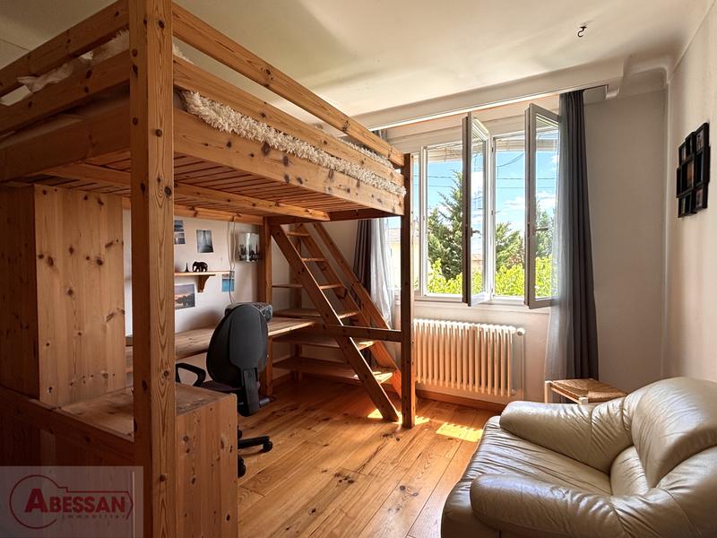 Maison - 220 m² - 7 pièces