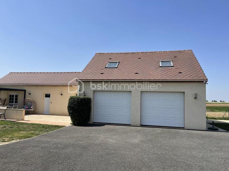 Maison traditionnelle - 148 m² - 7 pièces