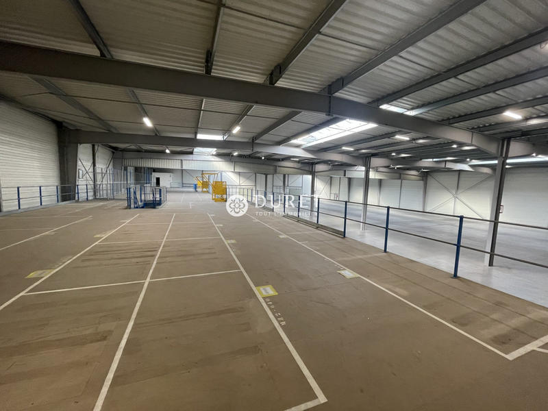 Local d'activités - 3 500 m²