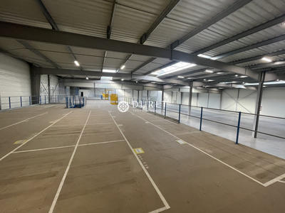 Local d'activités - 3 500 m²