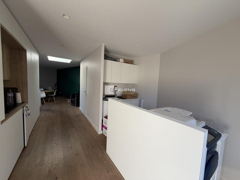 Bureau - 118 m² - 5 pièces