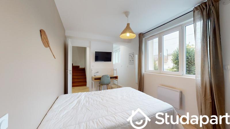 Chambre - 10 m² - 1 pièce