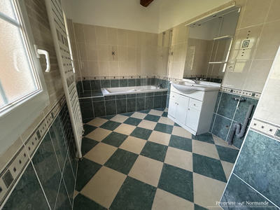 Maison - 310 m² - 11 pièces