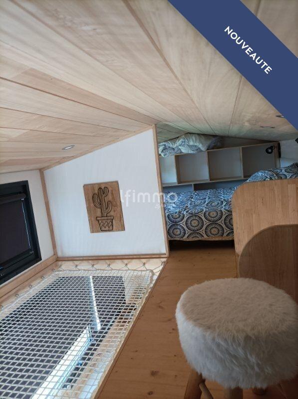 Terrain constructible - 1 836 m²