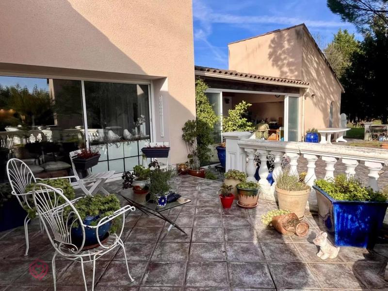 Maison - 227 m² - 6 pièces