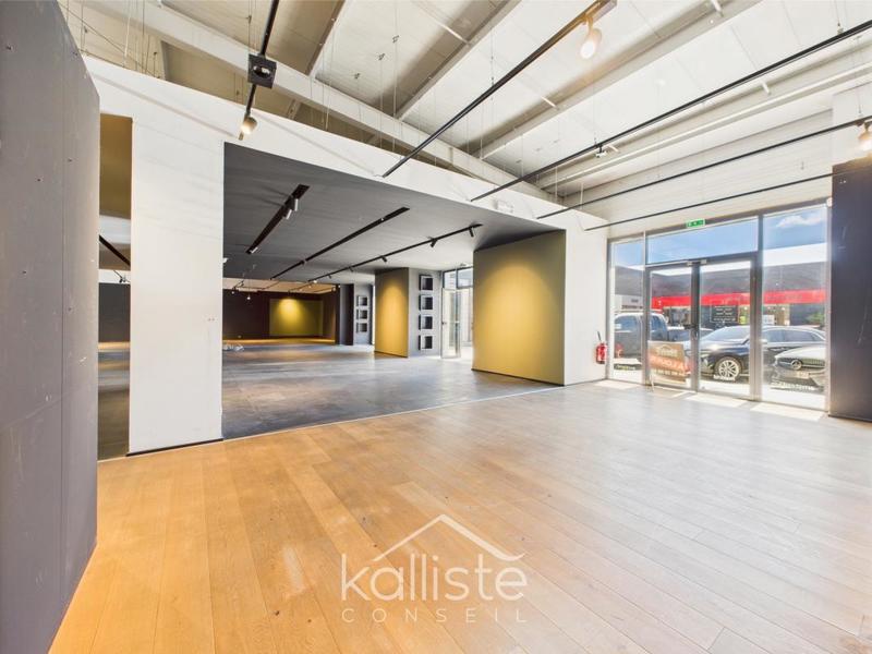 Local commercial - 437 m²