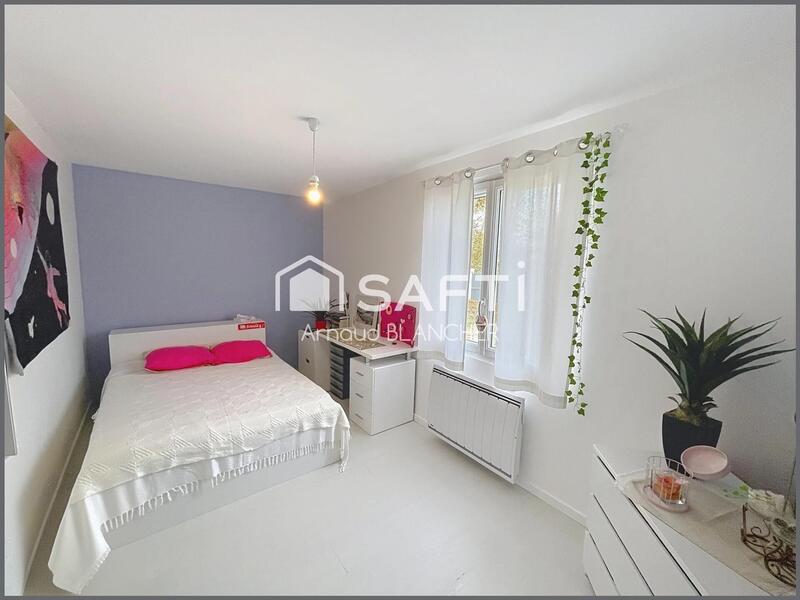 Maison - 159 m² - 9 pièces