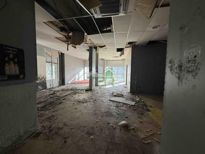 Local commercial - 313 m²