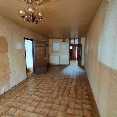 Maison - 96 m² - 6 pièces