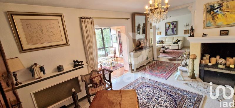 Maison - 250 m² - 11 pièces