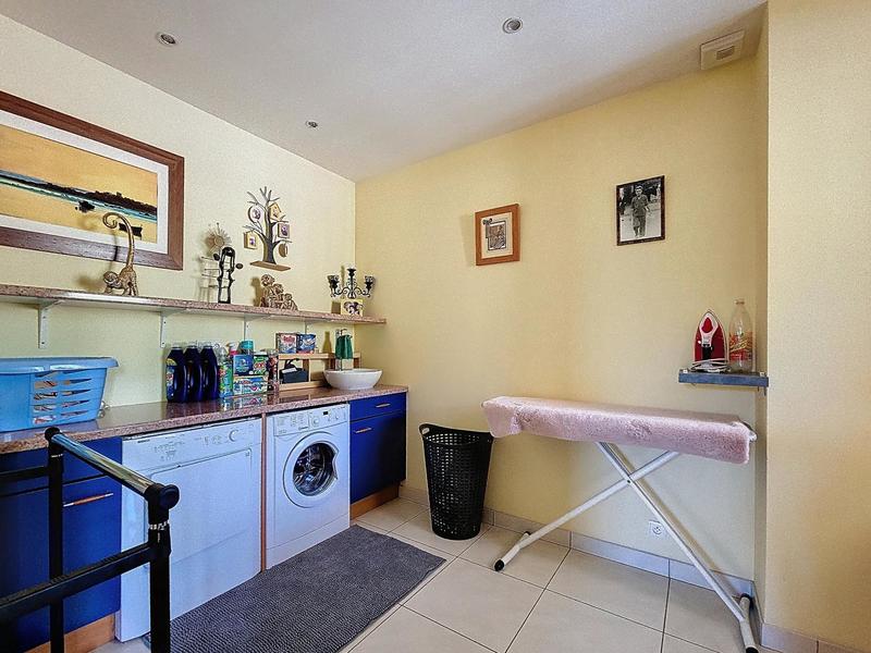 Maison - 200 m² - 8 pièces