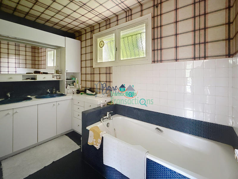 Maison - 104 m² - 4 pièces