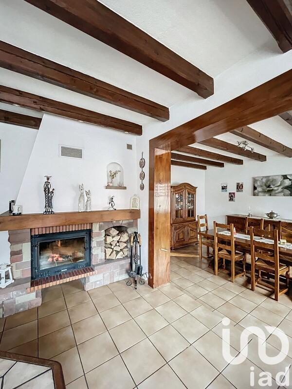 Maison - 220 m² - 9 pièces