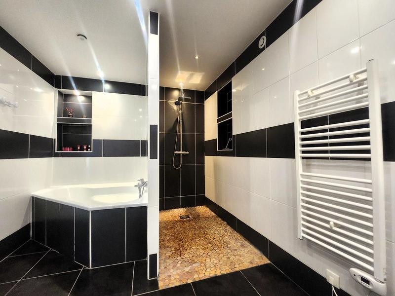 Maison traditionnelle - 156 m² - 4 pièces