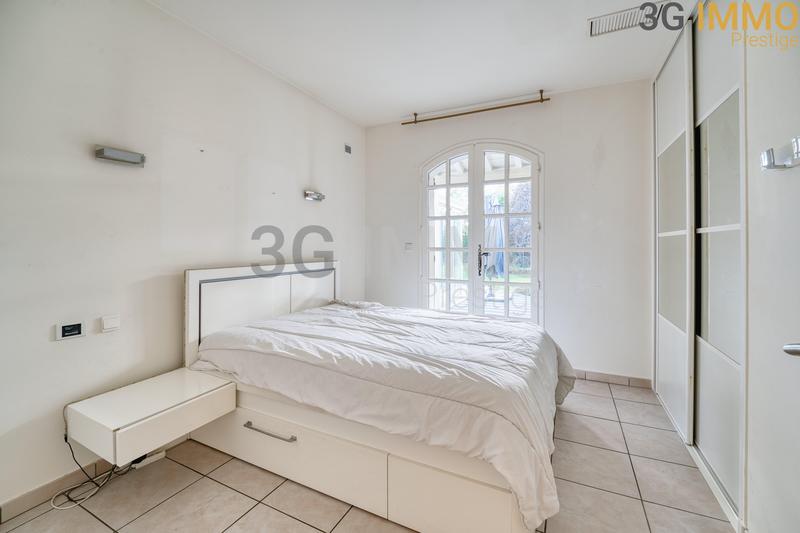 Villa - 209 m² - 8 pièces