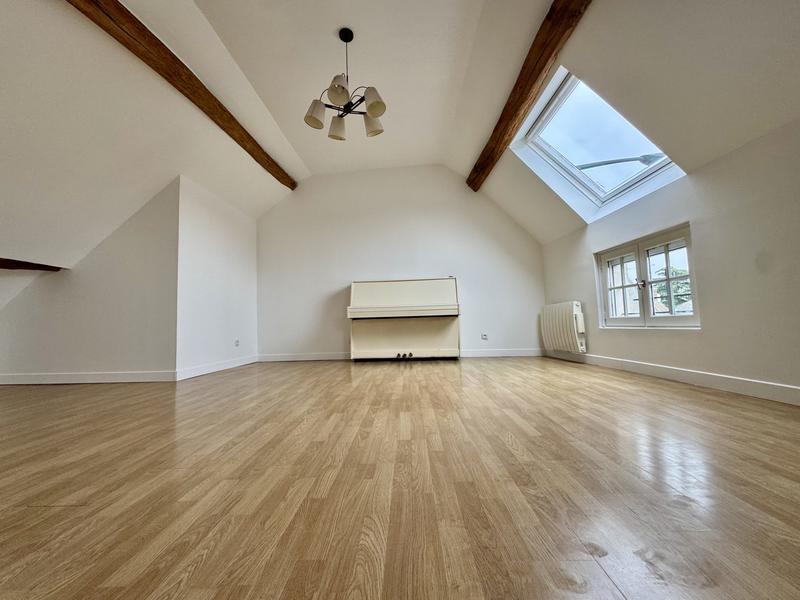 Appartement - 82 m² - 3 pièces