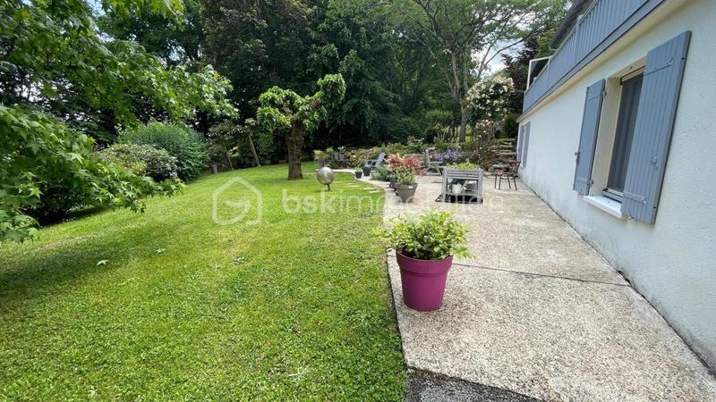 Propriété - 169 m² - 6 pièces