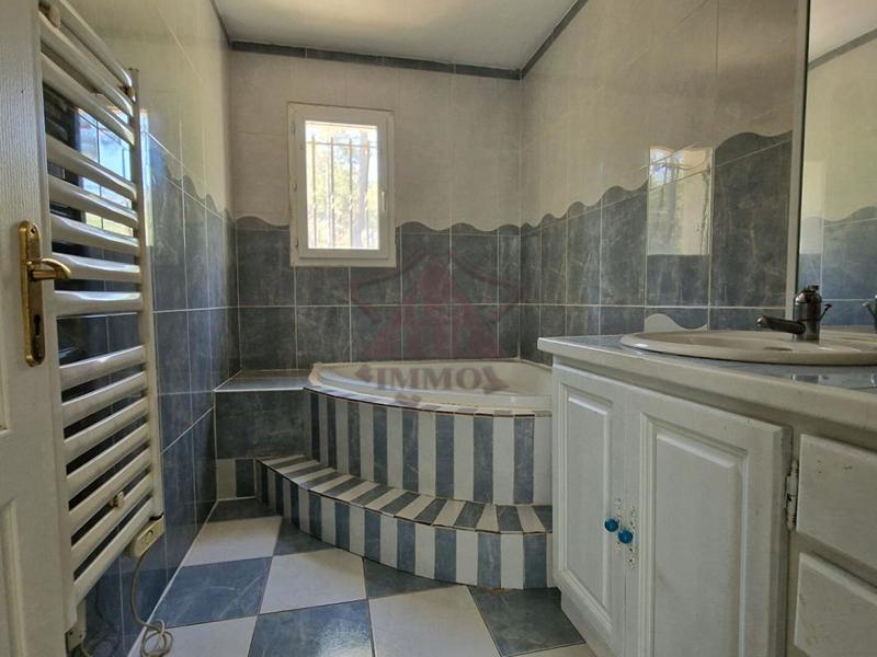 Maison - 157 m² - 6 pièces