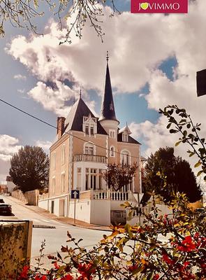 Maison - 285 m² - 9 pièces