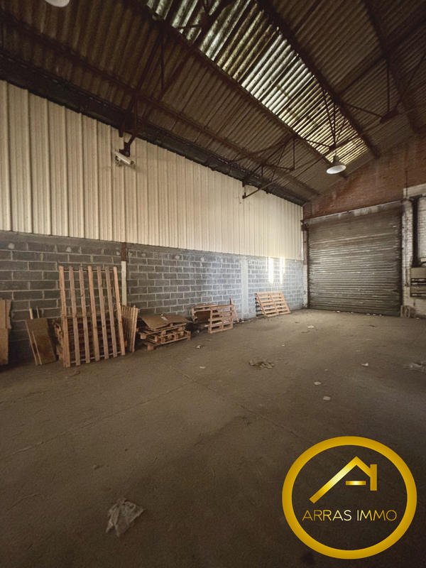 Entrepôt - 311 m²