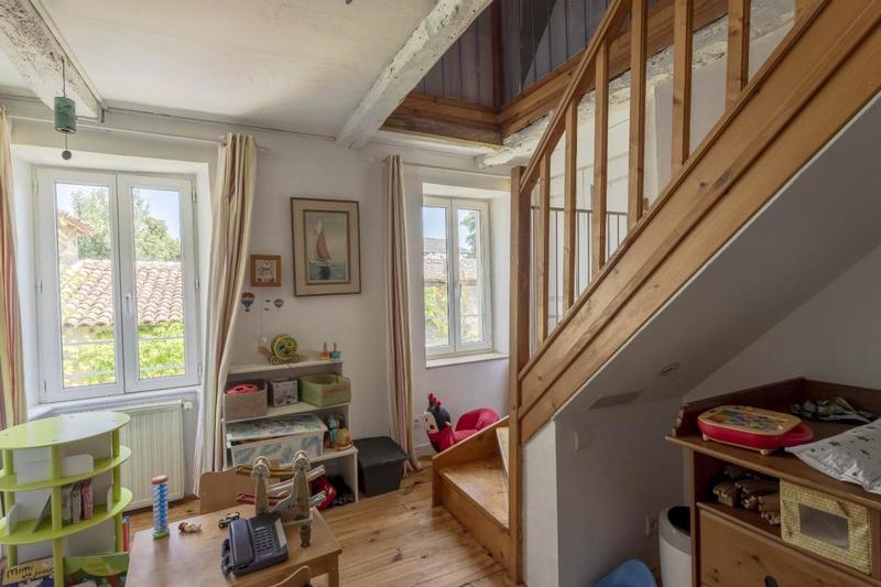 Maison en pierre - 300 m² - 11 pièces