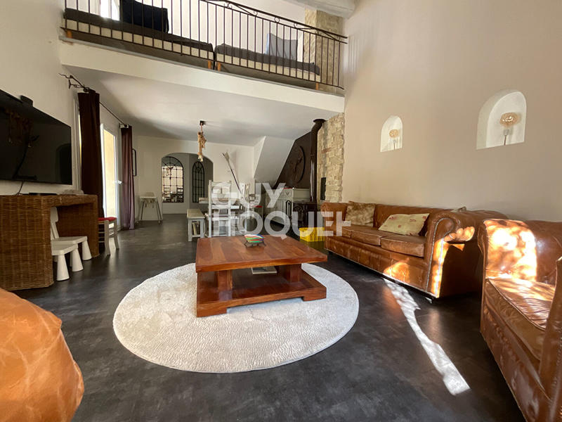 Villa - 235 m² - 6 pièces
