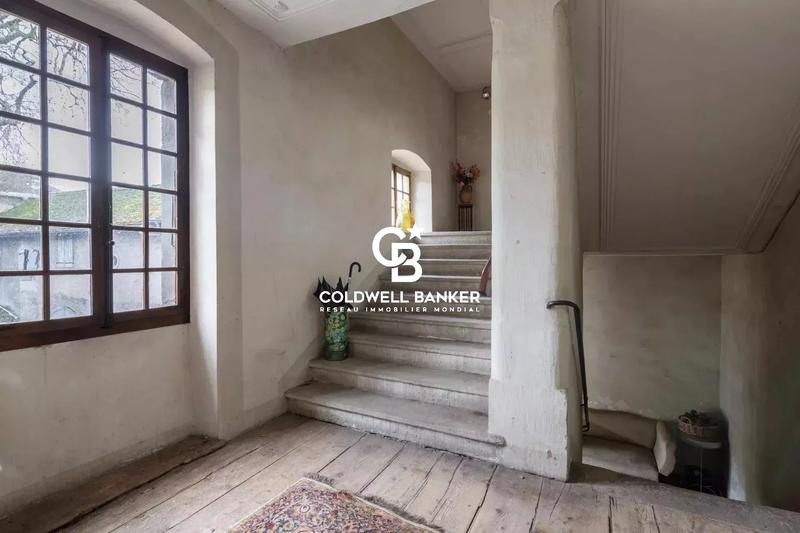 Maison - 554 m² - 15 pièces