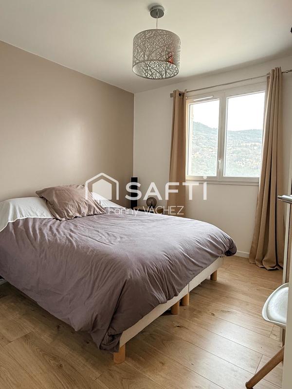 Maison - 98 m² - 4 pièces