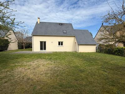 Maison traditionnelle - 105 m² - 6 pièces