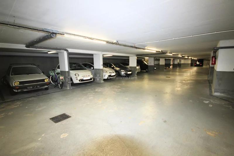 Parking / Garage - 12 m²