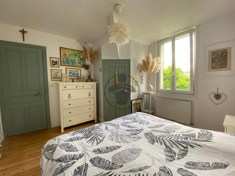 Maison - 287 m² - 10 pièces