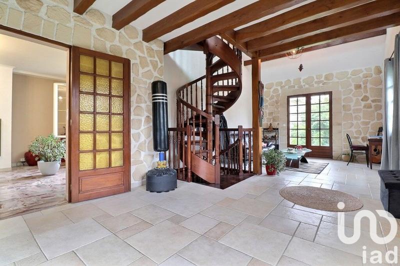 Maison - 180 m² - 8 pièces