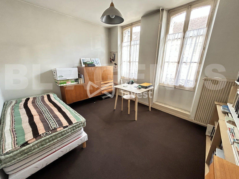 Maison - 210 m² - 8 pièces