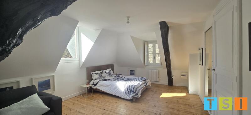 Maison - 216 m² - 7 pièces