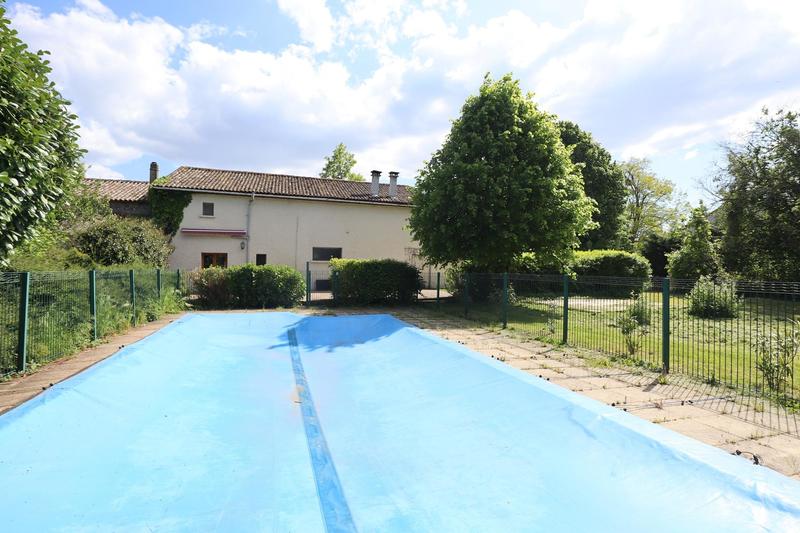 Maison - 218 m² - 8 pièces