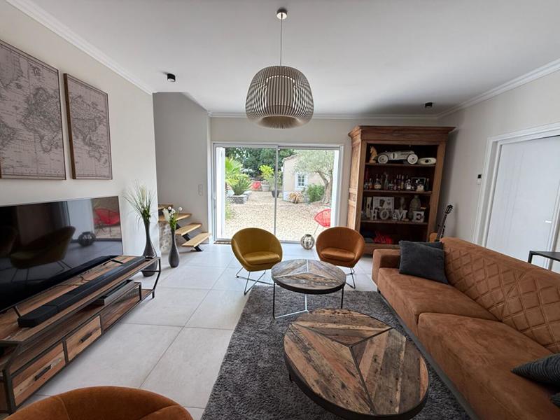 Maison - 270 m² - 8 pièces