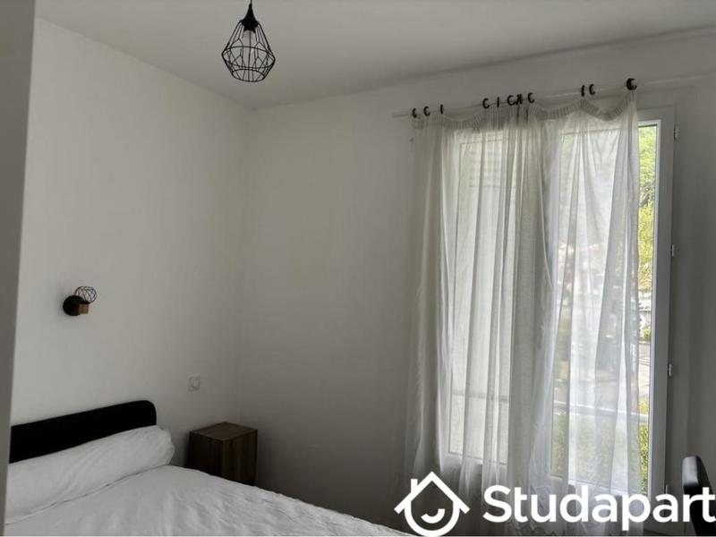 Chambre - 60 m² - 1 pièce