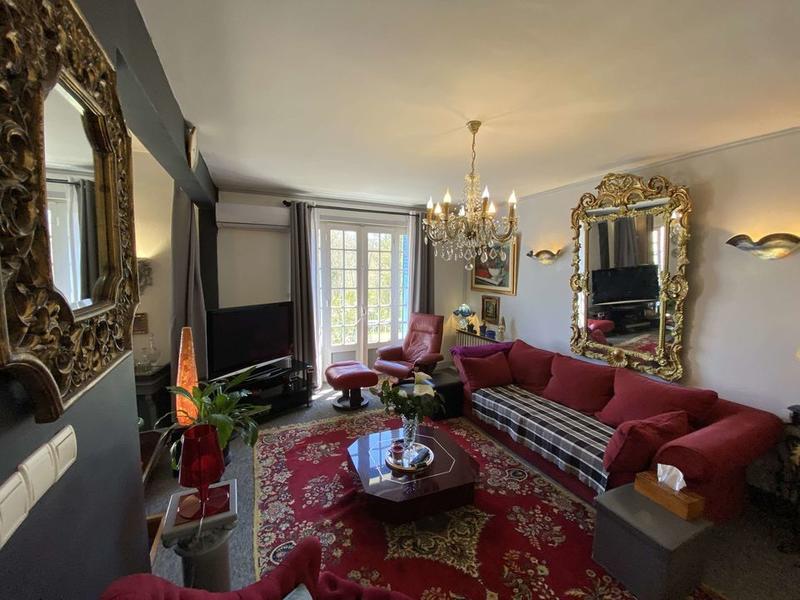 Appartement - 556 m² - 20 pièces