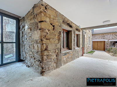 Maison ancienne - 160 m² - 3 pièces