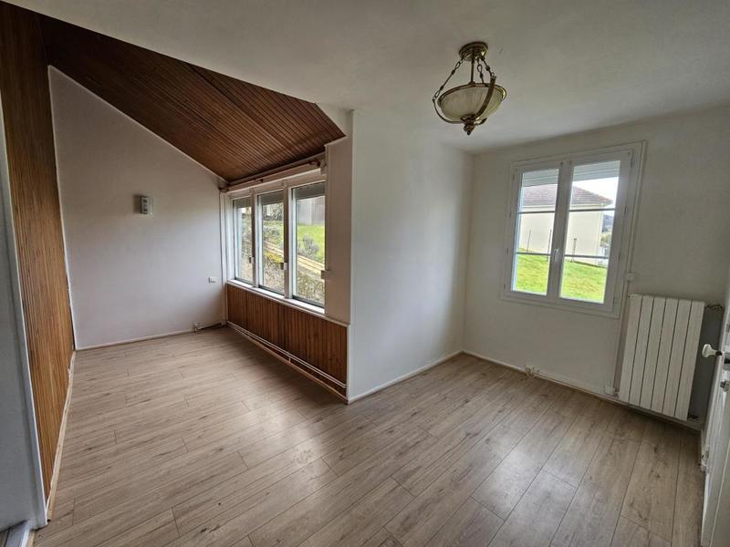 Maison - 158 m² - 8 pièces