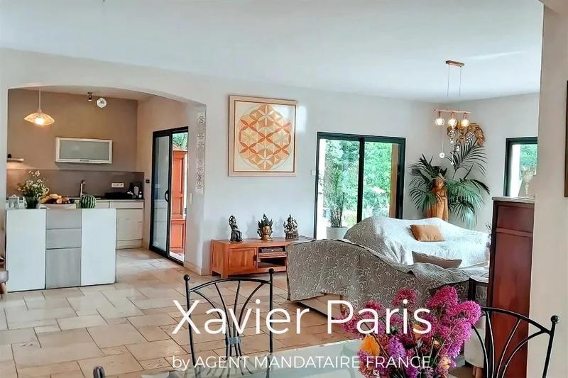 Maison - 228 m² - 7 pièces