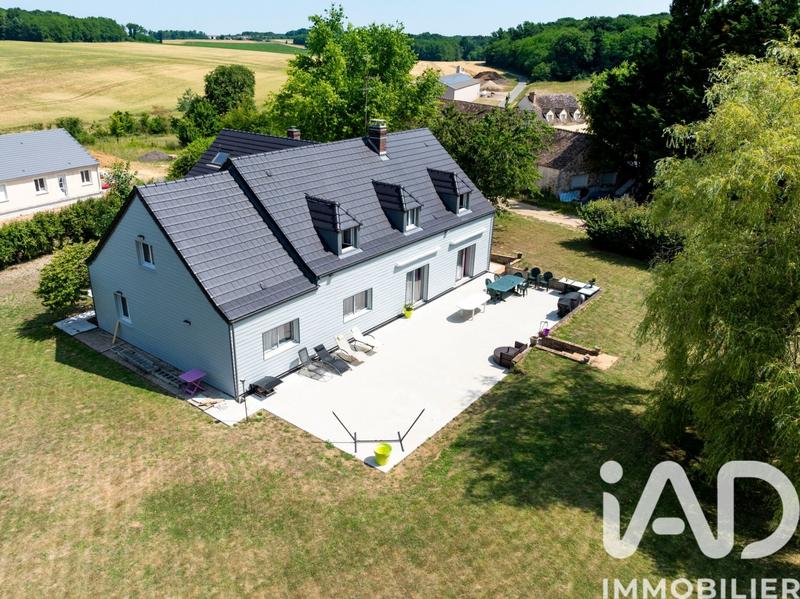 Maison - 250 m² - 9 pièces
