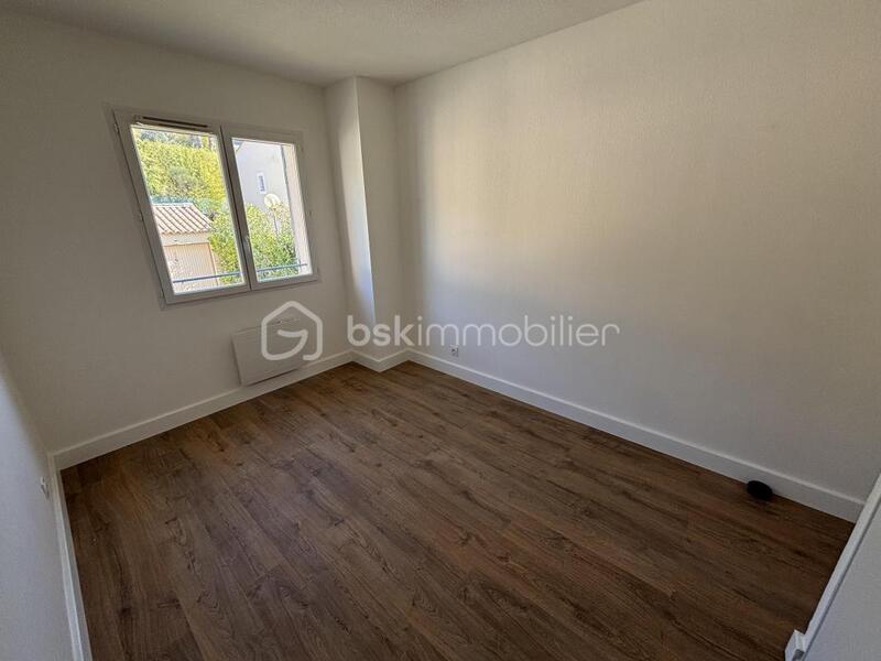 Maison jumelée - 91 m² - 4 pièces