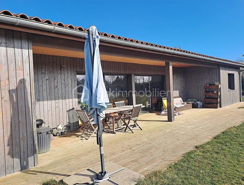 Maison de bois - 136 m² - 6 pièces