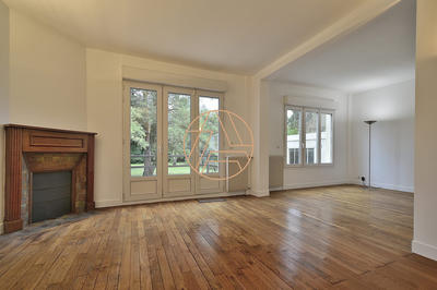 Maison - 93 m² - 5 pièces