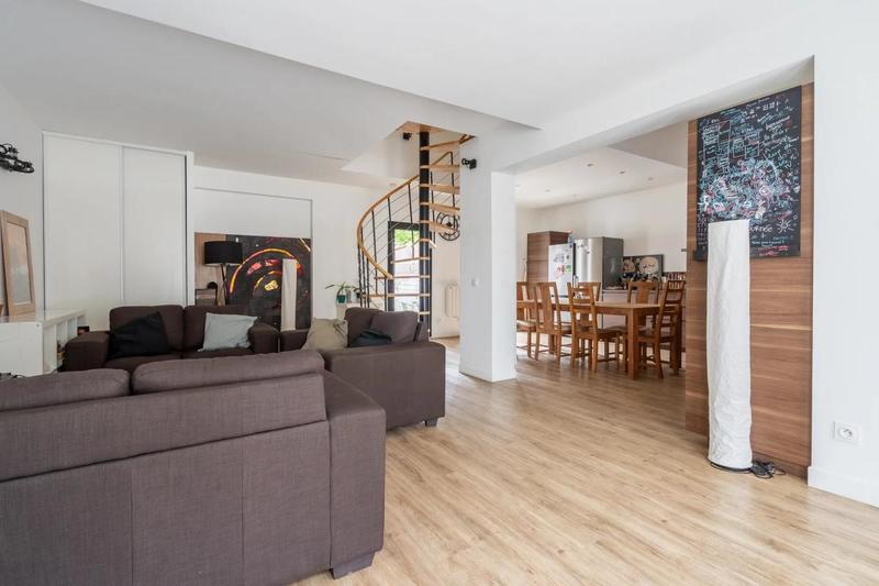 Maison - 137 m² - 8 pièces