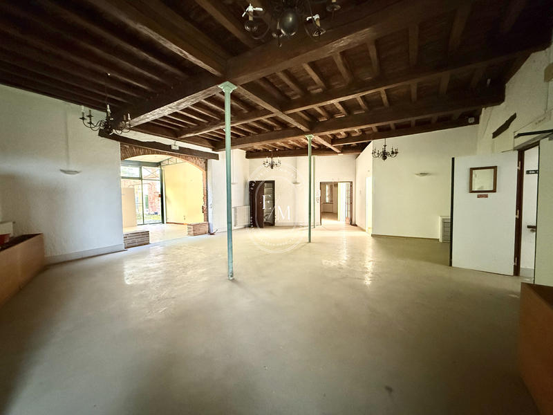 Maison - 296 m² - 10 pièces