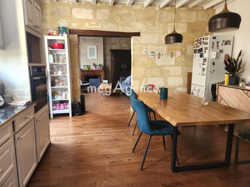 Maison - 230 m² - 8 pièces