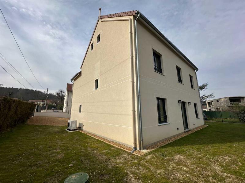 Maison - 182 m² - 8 pièces