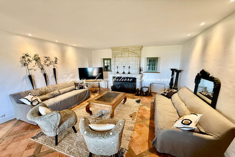 Villa - 300 m² - 8 pièces